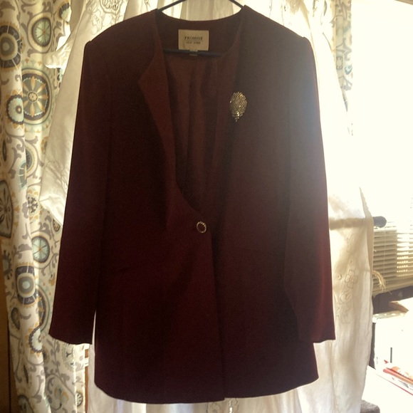 Blazer size 12 by Promise New York in rich burgundy color - Picture 1 of 9
